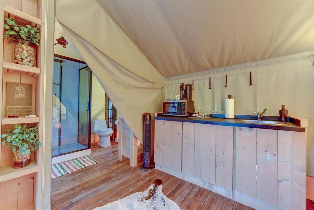 12 Fires Luxury Glamping With Heating #5 Hotel Johnson City Buitenkant foto